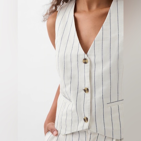 Like New Gap White and Blue Striped Linen Vest (Small) - Picture 3 of 5